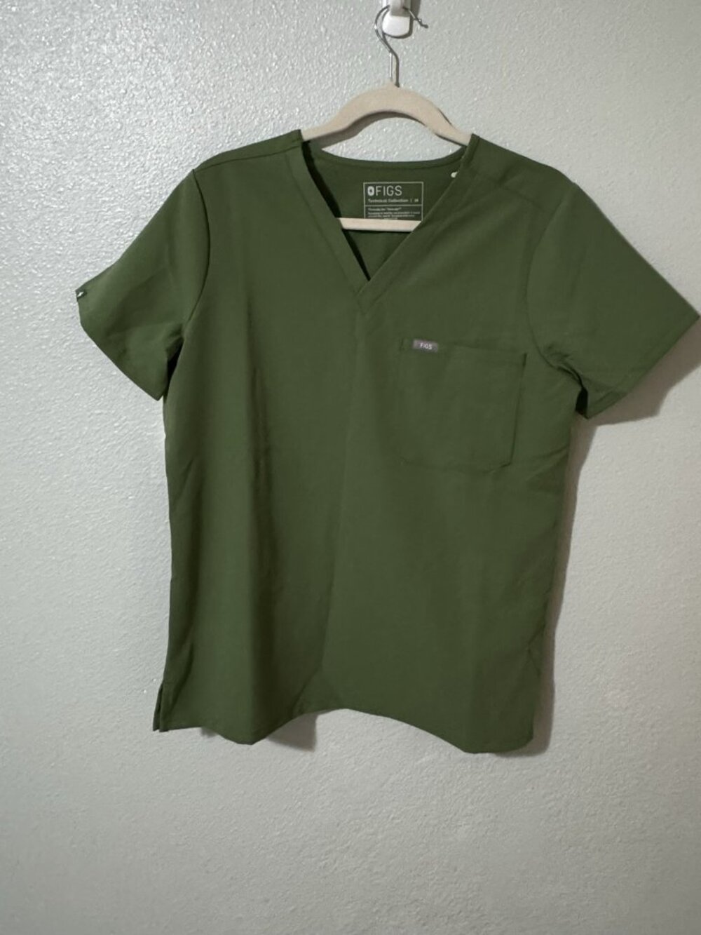 Figs Scrub Set in Fern -Top is NWT - Picture 6 of 8